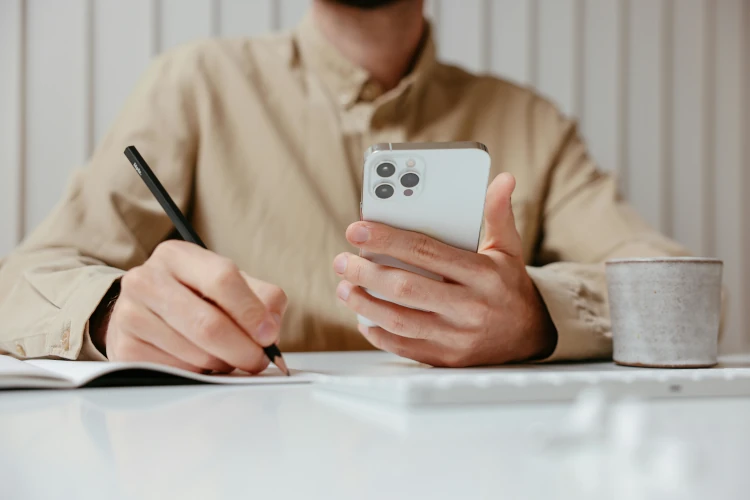Ask Melannie Dating And Relationship AI Assistant